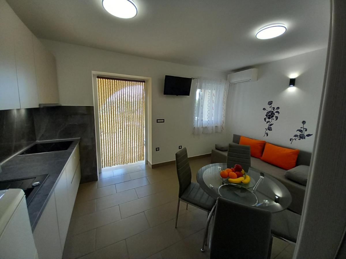 Apartmani Nizic 자드라보노 외부 사진