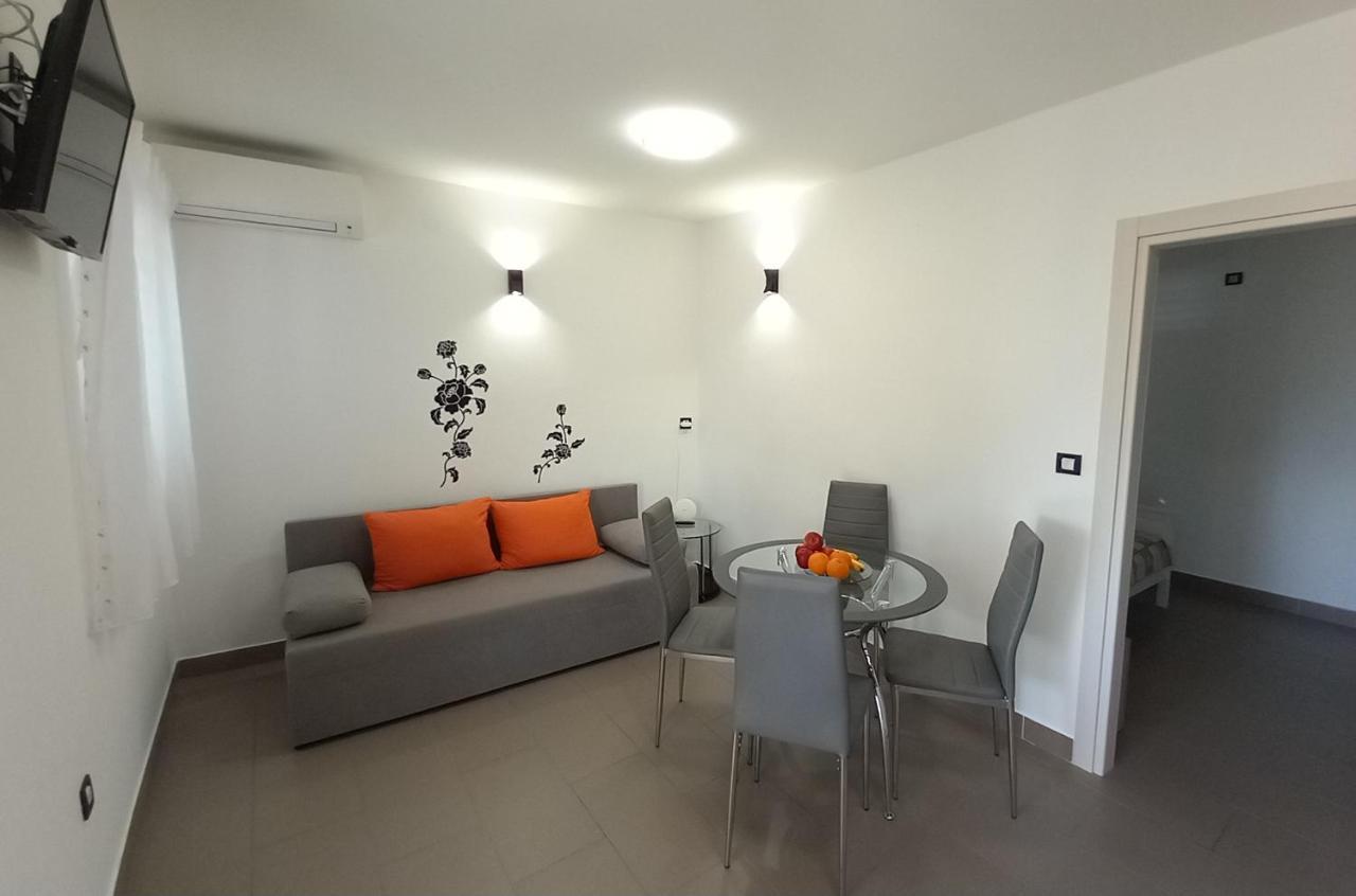 Apartmani Nizic 자드라보노 외부 사진